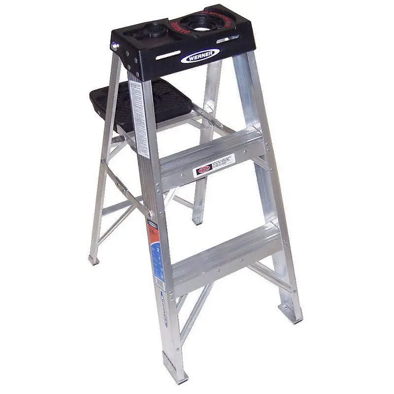 3-Foot Aluminum Stepladder – 300-Pound Weight Capacity