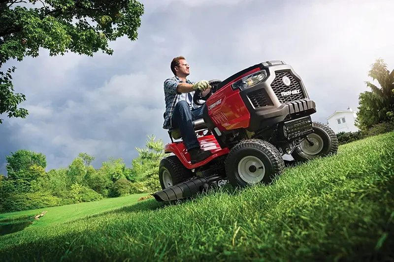 42-Inch Hydrostatic Riding Lawn Mower with 547cc Engine and Precision Cutting Deck - Image 8