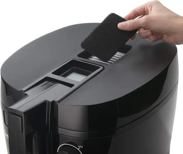 Cool-Touch Black Deep Fryer – Safe Surface Design - Image 2