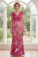 Fuchsia V-Neck Floral Mother-of-the-Bride Dress – Mermaid Silhouette, Cap Sleeves