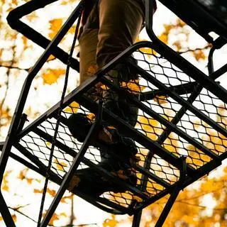 Jumbo Jack Adjustable Ladder Stand – Oversized Platform, Mesh Seat, Shooting Rail Included - Image 3